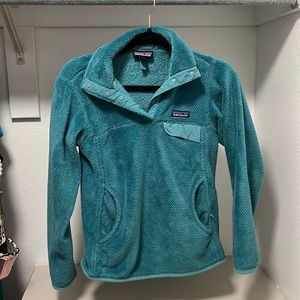 Blue Patagonia quarter button